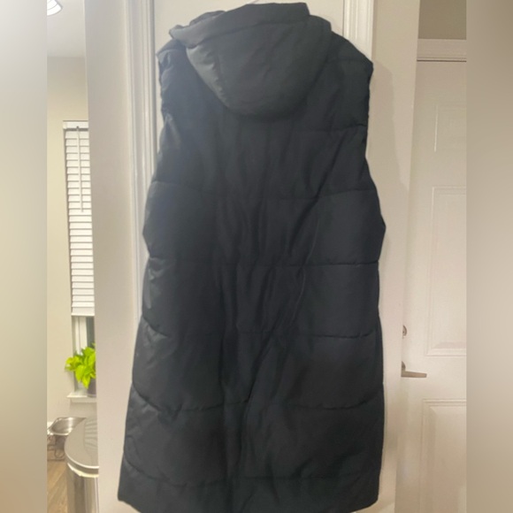 H&M Black Puffer Vest - Picture 4 of 5